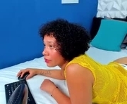 naomi_klum is a 18 year old female webcam sex model.