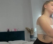 luna_seductivaa is a 20 year old female webcam sex model.