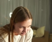 zadabercher is a 19 year old female webcam sex model.