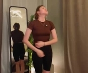 cordiacower is a 18 year old female webcam sex model.