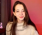 evabradly is a 19 year old female webcam sex model.