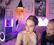 bellaxundxuwe is a 43 year old couple webcam sex model.