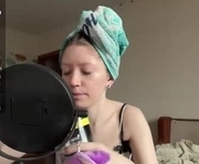 angelassmith is a 18 year old female webcam sex model.