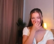 taylaa_luxe is a 21 year old female webcam sex model.