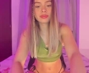 rossiethompson is a  year old female webcam sex model.