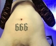 kiiller_queen is a 19 year old shemale webcam sex model.