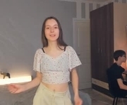 oliviahatchet is a 18 year old couple webcam sex model.