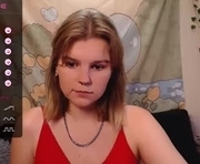 komorebbi is a 23 year old female webcam sex model.