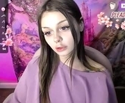 melonipinkbb is a 19 year old female webcam sex model.