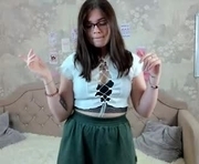 edlabeacher is a 18 year old female webcam sex model.