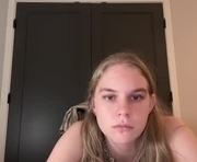 baddymandy is a  year old female webcam sex model.