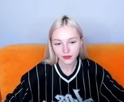 alicemonro is a  year old female webcam sex model.