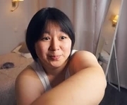 bonniegrooms is a 18 year old female webcam sex model.