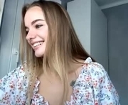 almetazorc is a 18 year old female webcam sex model.
