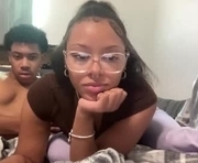 samonexsydney_ is a 22 year old couple webcam sex model.