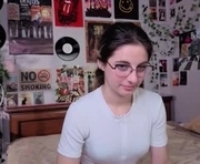 lelahcaminero is a 18 year old female webcam sex model.