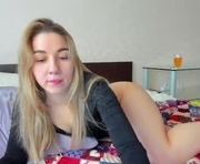 lisa_lourens is a 19 year old female webcam sex model.