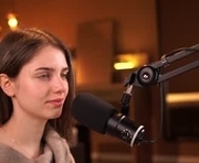 raisadoll is a 18 year old female webcam sex model.