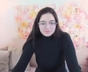villaain is a 18 year old female webcam sex model.