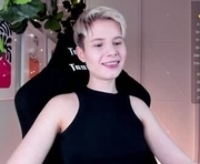 imnotmia is a 22 year old female webcam sex model.