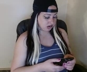 niccibaby is a 35 year old female webcam sex model.