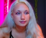 tommioo7 is a 27 year old female webcam sex model.