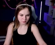 dyna_bae is a 18 year old female webcam sex model.