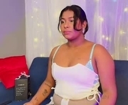 leidycollins is a 18 year old female webcam sex model.