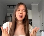 cwenecollins is a 18 year old female webcam sex model.
