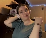 sassy_touch_heat_x3 is a 18 year old female webcam sex model.