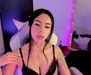 babee_04 is a 20 year old female webcam sex model.