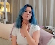 lunamelt is a 18 year old female webcam sex model.