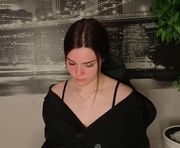 kellychaturbabe is a 19 year old female webcam sex model.