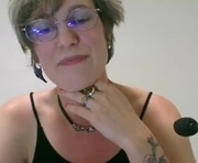 ameliaishka is a 42 year old female webcam sex model.