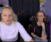 evalora_vei is a 23 year old couple webcam sex model.