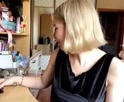 jaynafriess is a 18 year old female webcam sex model.