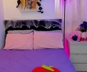 gemiiniis_ is a 26 year old female webcam sex model.