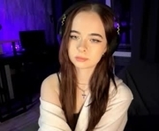 carmellacarrico is a 18 year old female webcam sex model.