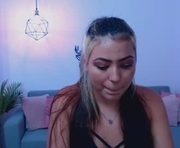 dana_haze is a 20 year old female webcam sex model.