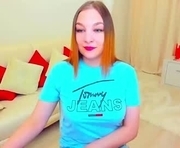 blominglotus is a 18 year old female webcam sex model.