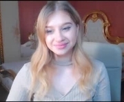 playmind is a 22 year old female webcam sex model.