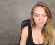 gracegreen is a 19 year old female webcam sex model.