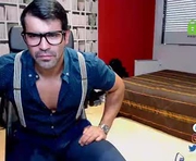 latino23bom is a 37 year old male webcam sex model.