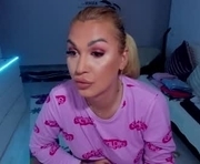 golddivine00 is a 31 year old shemale webcam sex model.
