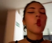 venusrosebe is a 19 year old female webcam sex model.