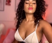 carlymonroee_ is a 19 year old female webcam sex model.