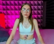 kim__jones is a 19 year old female webcam sex model.