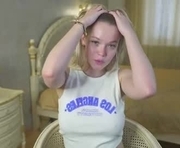 lynetteaytes is a 18 year old female webcam sex model.