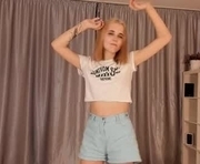 teddy_girl_ is a 18 year old female webcam sex model.