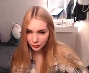 devilage is a 18 year old female webcam sex model.